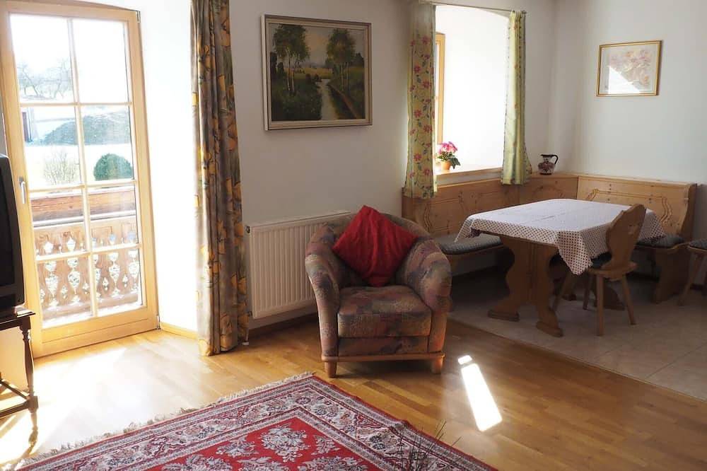 Ganze Wohnung, Appartement Hochries, 51 qm Obergeschoss, 1 separates Schlafzimmer in Riedering, Chiemgauer Alpen