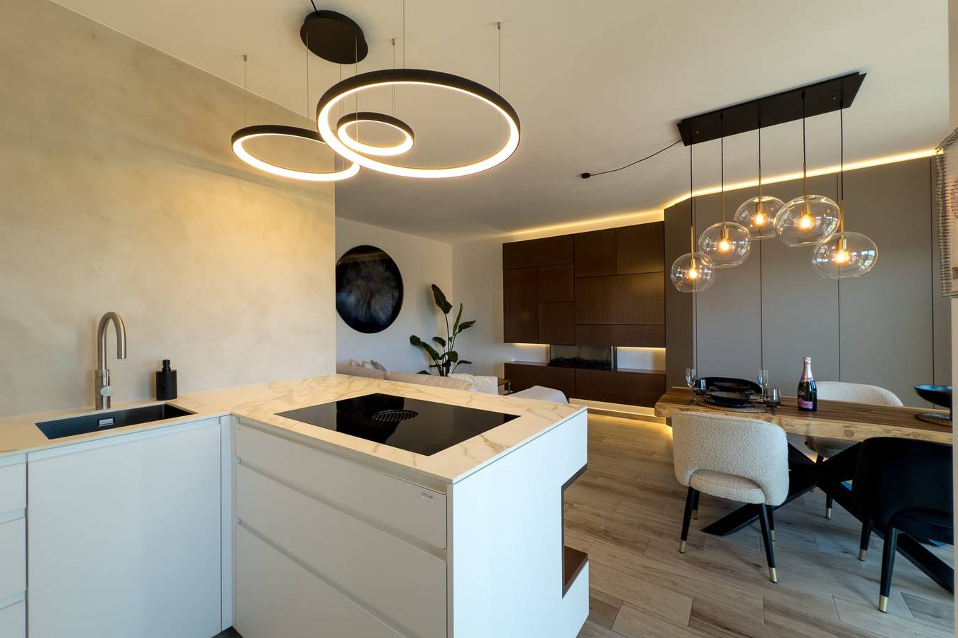 Ganze Wohnung, Ferienwohnung für 4 Personen mit Balkon in Aljezur, Naturpark Südwest-Alentejo und Costa Vicentina