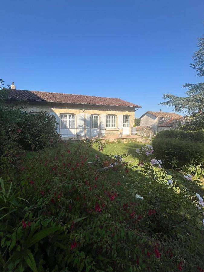 Maison de vacances pour 8 personnes, avec jacuzzi ainsi que jardin et terrasse dans les Deux-Sèvres - 2