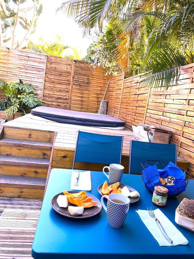 Location de vacances pour 6 personnes, avec jardin ainsi que jacuzzi et piscine à Entre-Deux - 2