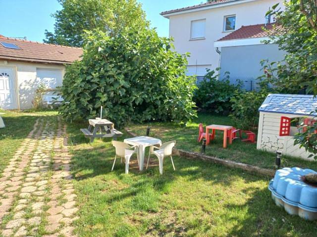 Maison d’hôte pour 5 personnes, avec vue et jardin dans l' Ain - 4