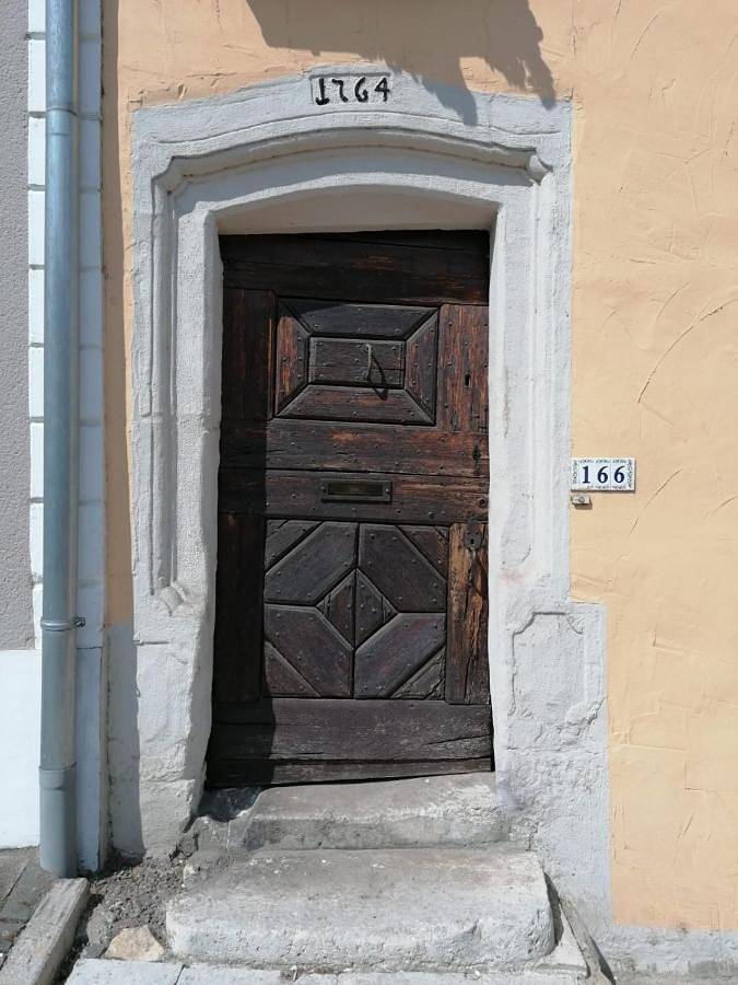 Fereinwohnnung, Ferienhaus, Bauernhaus - 2 kostelnlose Parkplätze - Wifi - schöner Innenhof - 5min bis Saarlouis Innenstadt in Saarlouis, Mosel-Saar