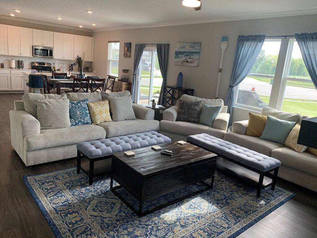 Spacious Home Near Grand Park & Chatham Hills: 3 Kings, 2 En-Suites & Pond View in Hamilton County