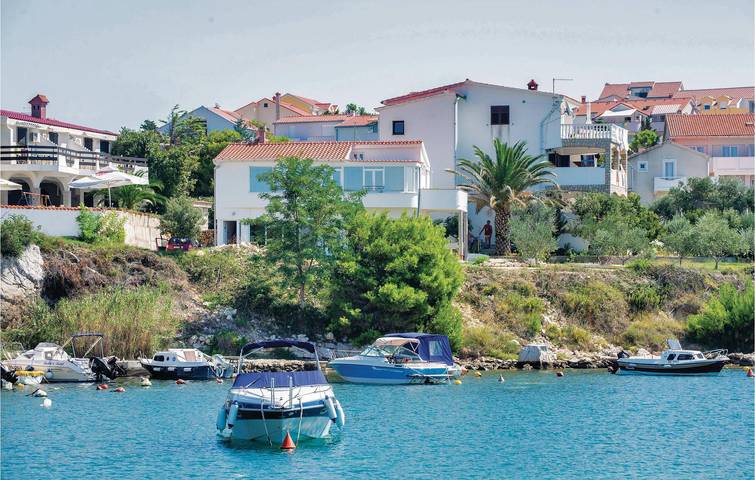 Location de vacances pour 5 personnes, avec terrasse, animaux acceptés dans Pag - 2