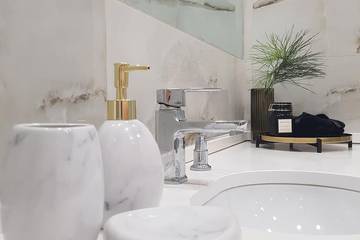Ferienwohnung für 6 Personen, mit Balkon und Whirlpool in Thessaloniki