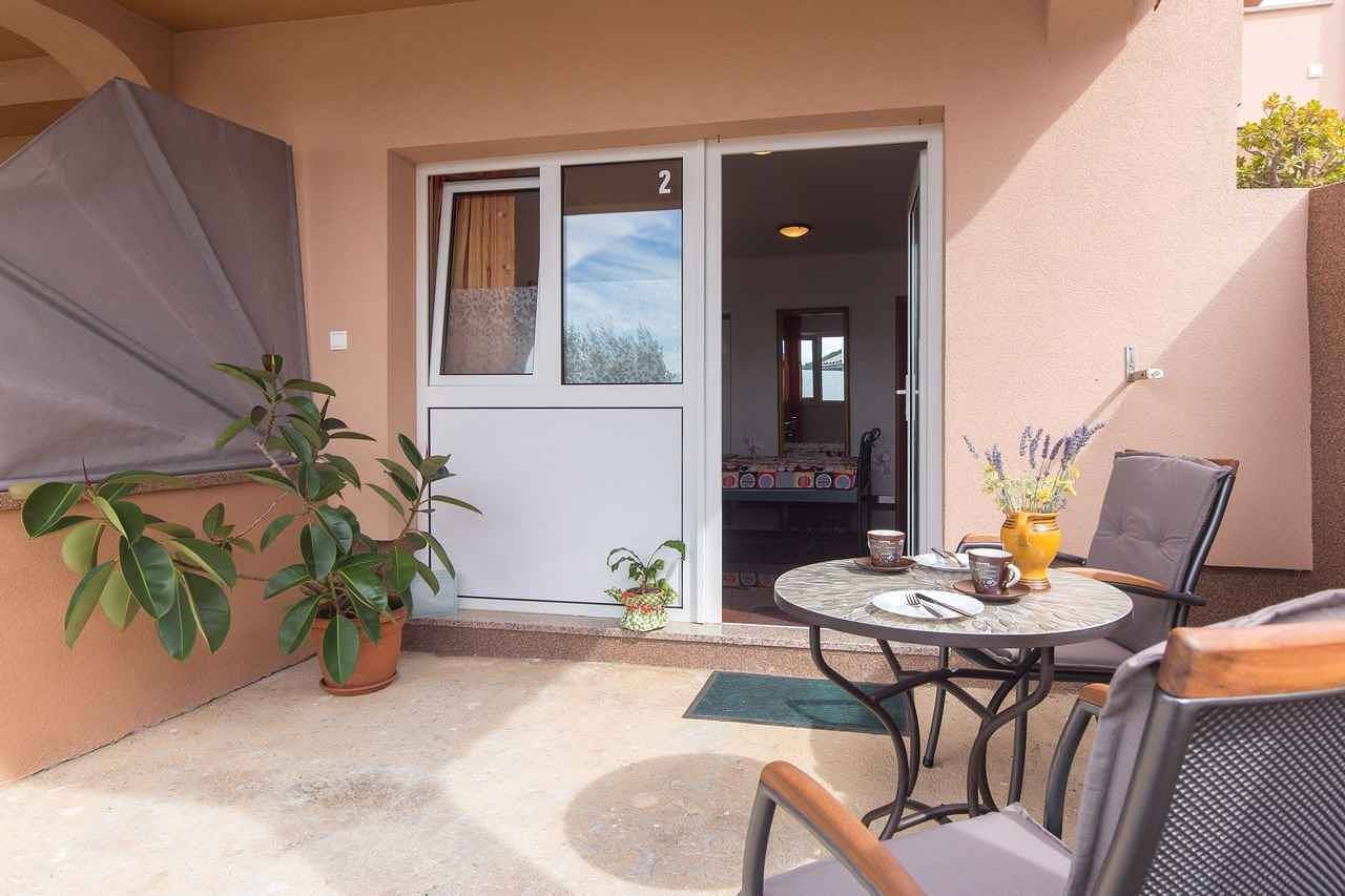 Ganzes Studio, Studio mit Terrasse und schönen Meerblick  in Vrbnik, Krk