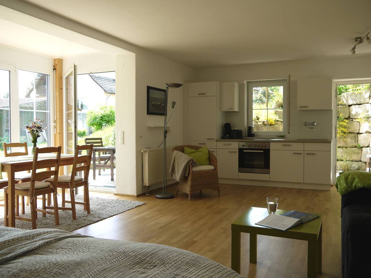 Ganze Wohnung, Einzimmerapartment 'Sandra Scheck' mit Bergblick, privater Terrasse und Wlan in Lindau, Bayerisch Schwaben