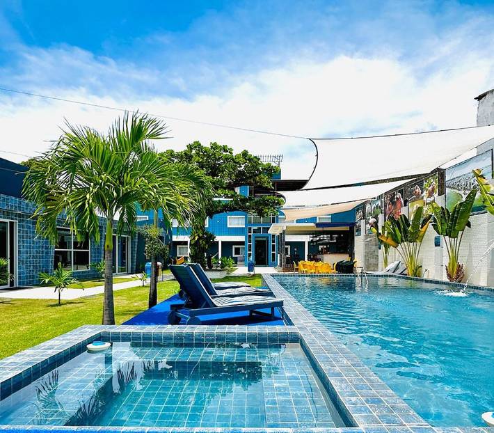 Pousadas para 3 pessoas, com piscina e terraço e ainda jardim em Paripueira