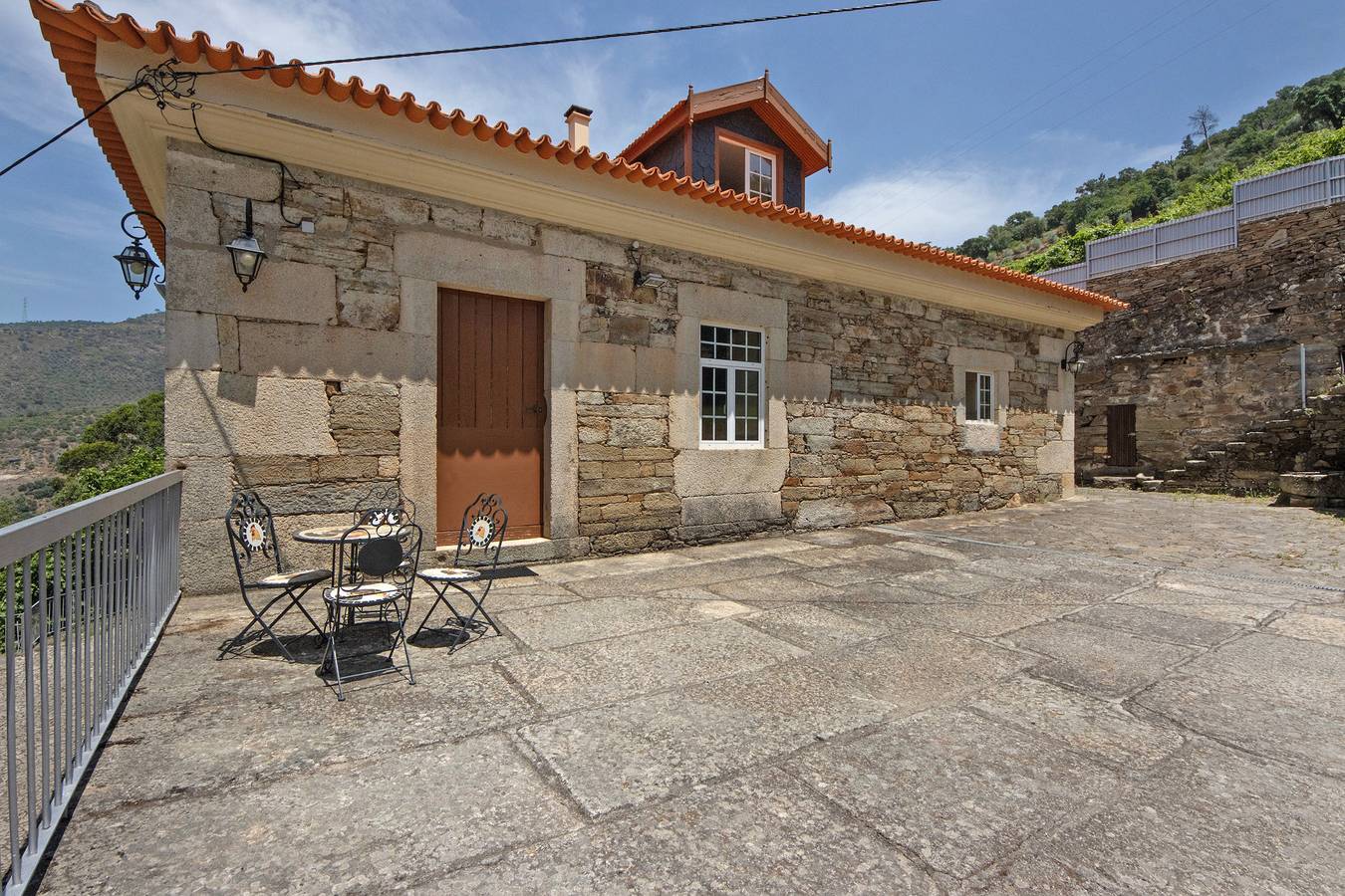 Casa de Férias 'Casa Do Riacho - Douro' com Vista para a Montanha, Terraço Privado e Wi-Fi in Fontelo, Vale do Douro