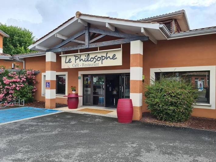 Hôtel pour 3 personnes, avec vue et terrasse, animaux acceptés à La Brède - 2