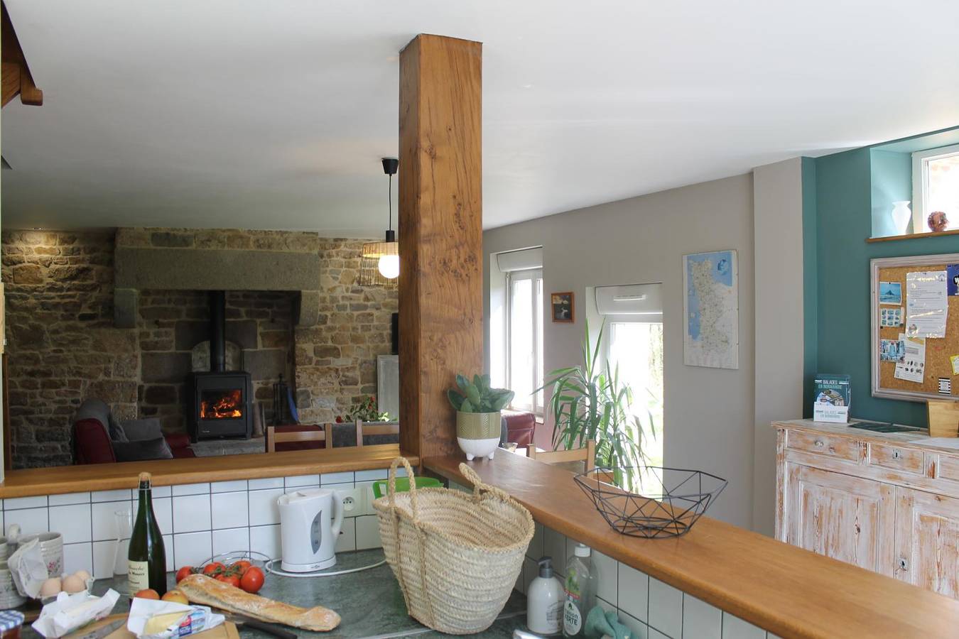 Riverside Gite con chimenea, TV e Internet in Côte de la Déroute