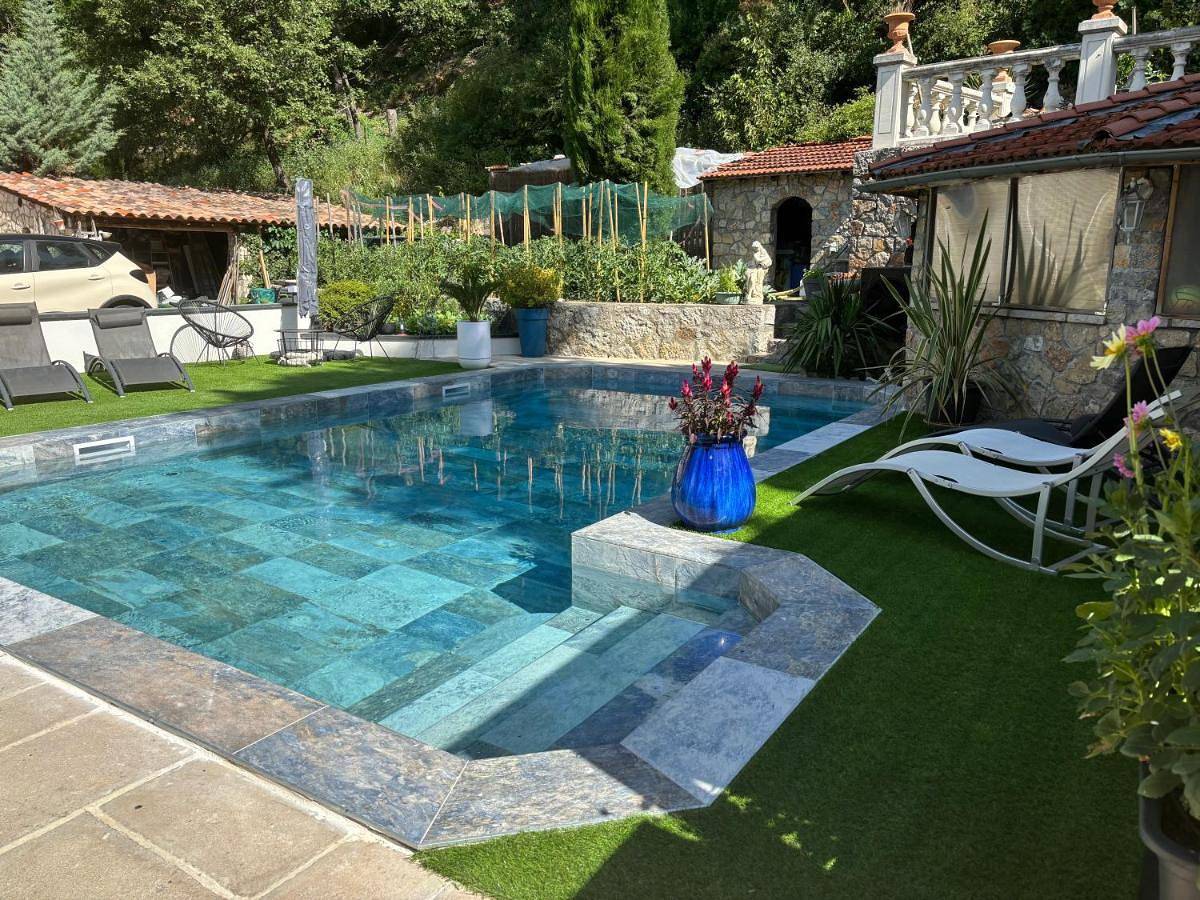 Appartement entier, Appartement design avec piscine in Digne-les-Bains, Alpes-de-Haute-Provence