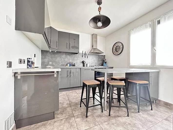 Location de vacances pour 8 personnes, avec terrasse et jardin à Cébazat - 2