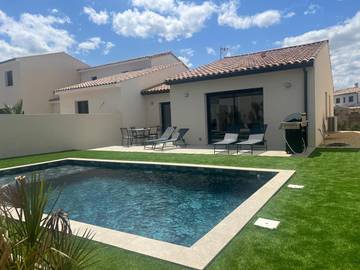 Cottage pour 8 personnes, avec jardin et piscine à Lespignan