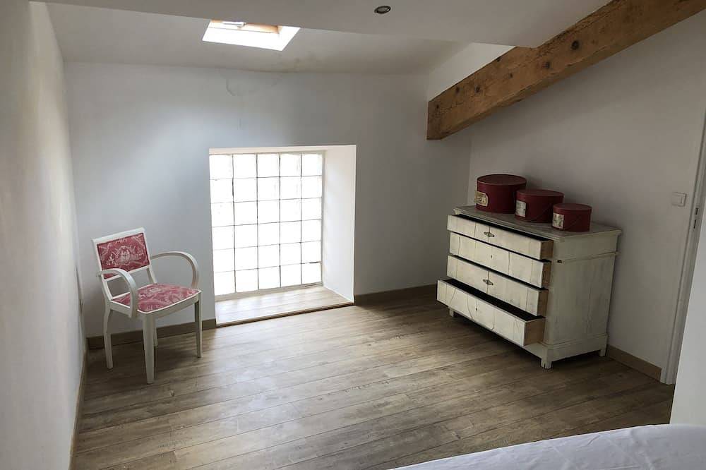 Apartamento entero, Apartment in the center of Rochefort du Gard in Rochefort-du-Gard, Region de Nimes