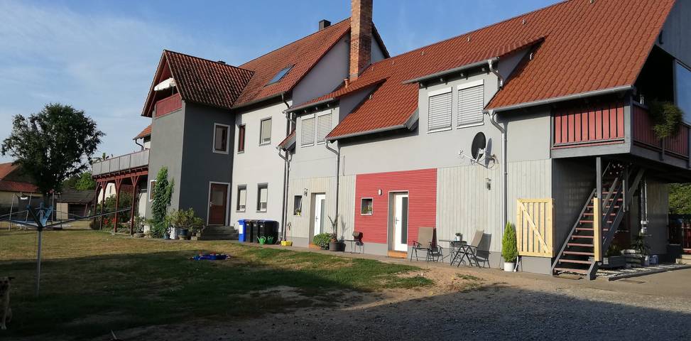 Ganze Ferienwohnung, Bahnhofstraße 48 b in Kleinlangheim, Fränkisches Weinland