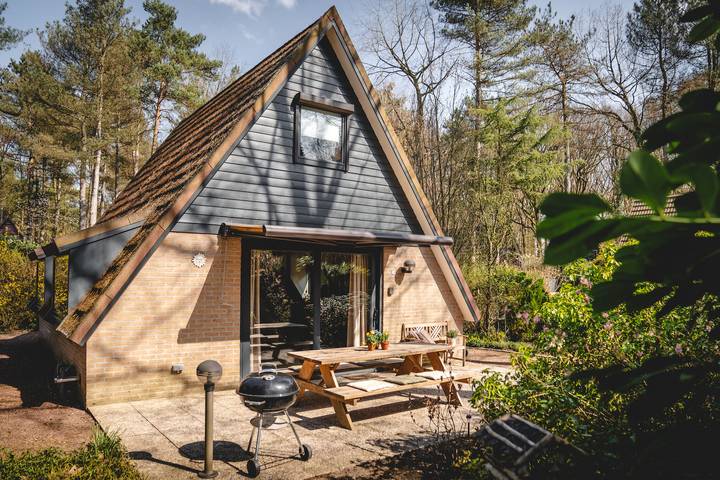 Location de vacances pour 6 personnes, avec terrasse et jardin à Lanaken