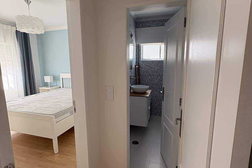 Ganze Wohnung, 1-Bedroom Apartment - Junqueiro, Carcavelos - Near the Beach in Parede, Carcavelos e Parede