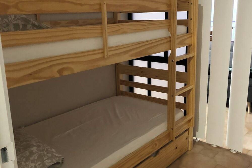 Appartement entier, «  Les Pieds Dans L Eau »  À Ajaccio Rte Des Sanguinaires -Appartement 4 Pers in Ajaccio, Golfe D'Ajaccio