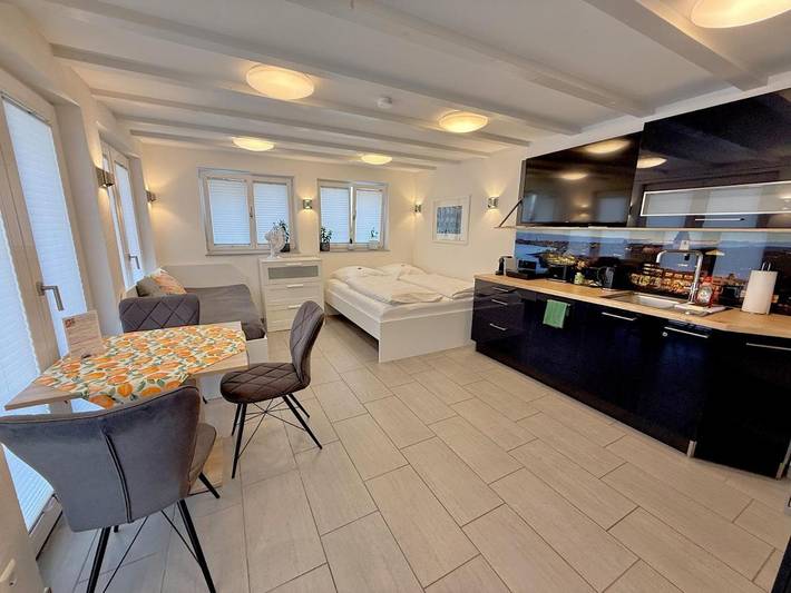 Ferienwohnung für 3 Personen, mit Garten und Pool am Bodensee