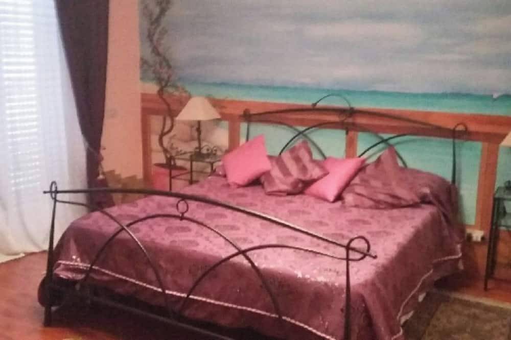 Bed and Breakfast 'Sapore Da Mare' with Private Terrace, Wi-Fi and Air Conditioning in Ostia, Rome
