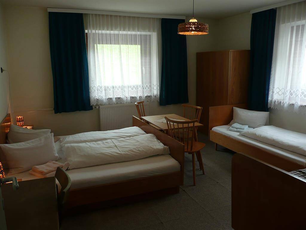 Ganze Ferienwohnung, Dreibettzimmer mit Gemeinschaftsbadezimmer in Weißkamm, Vent