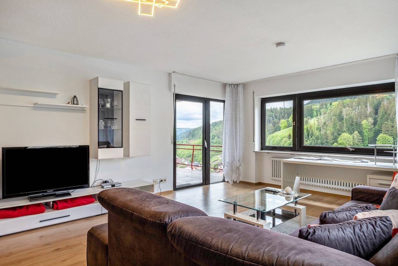 Ganze Wohnung, Apartment  " Jutta " Sommerberg – Ruhige Lage mit toller Aussicht,  Balkon 14 m² in Lauterbach (Schwarzwald), Mittlerer Schwarzwald