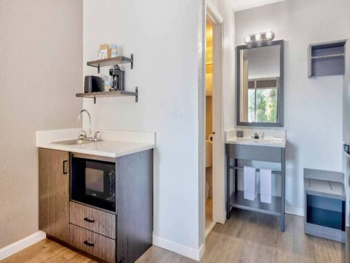 Apartamento entero, 2 camas tamaño queen | Suite, baño privado, cocina in Illinois