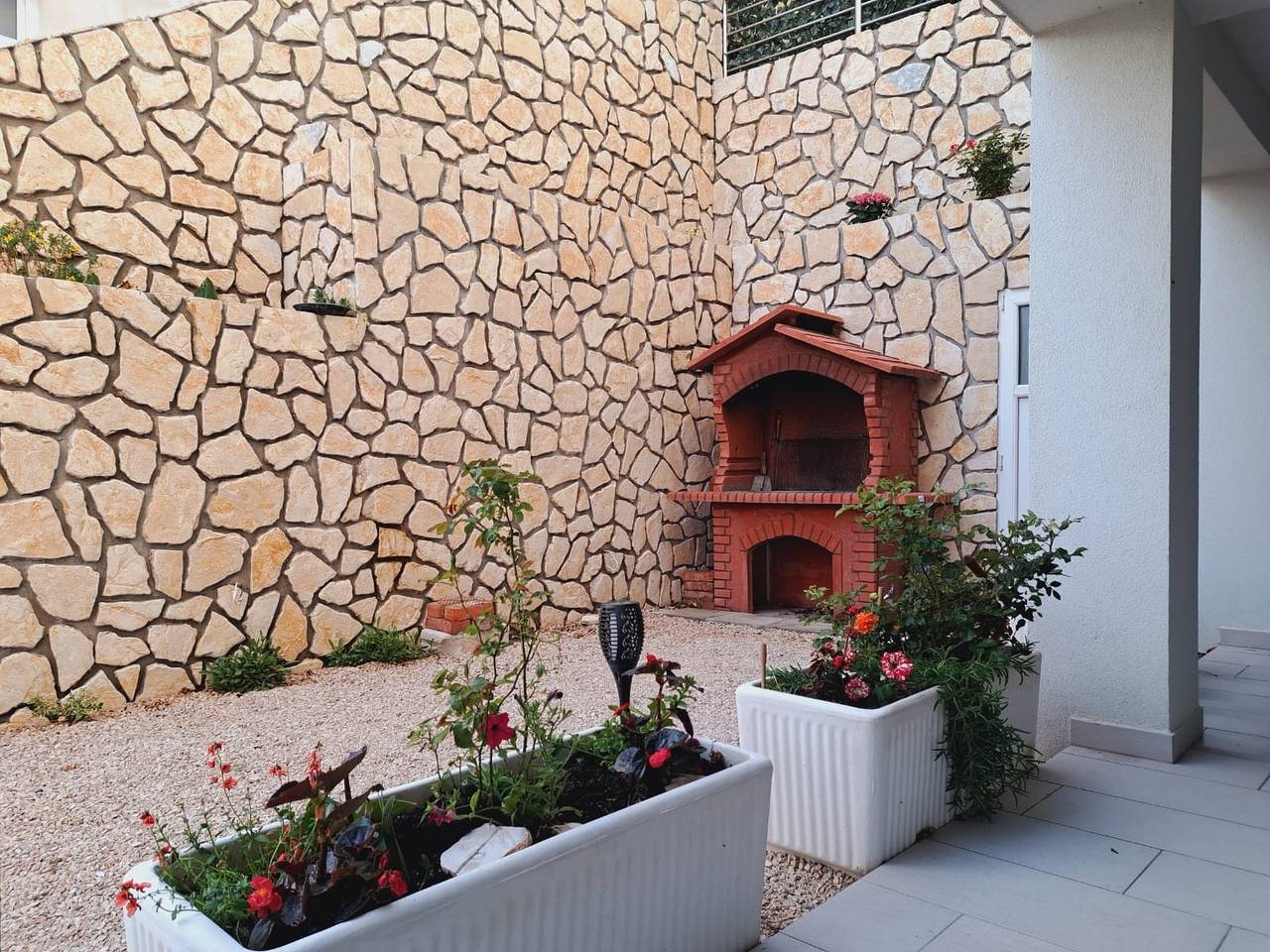 Ganze Wohnung, 3-Zimmer-Ferienwohnung mit Terrasse und Meerblick Podstrana, Split A-20835-a in Podstrana, Split-Dalmatien