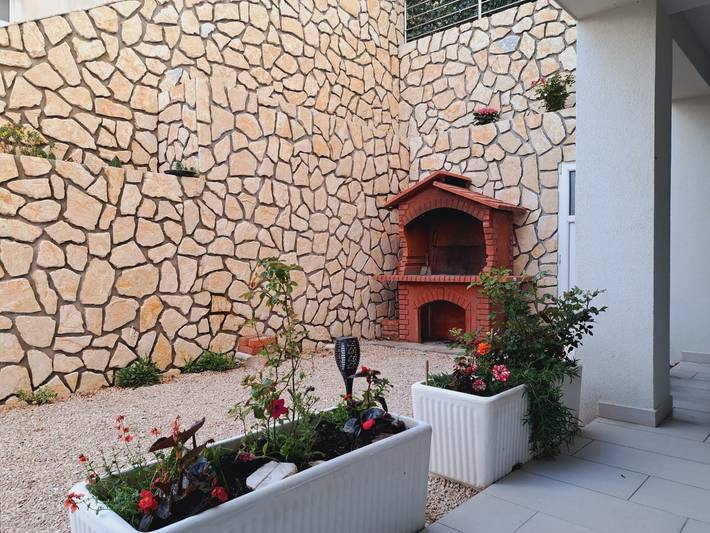 Ganze Wohnung, 3-Zimmer-Ferienwohnung mit Terrasse und Meerblick Podstrana, Split A-20835-a in Podstrana, Split-Dalmatien