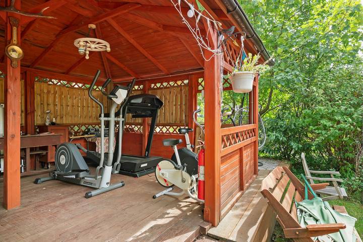 Chambre d'hôtes « Chambre B et C – Sportive » avec vue montagne, terrasse partagée et Wi-Fi in Cornimont, Parc naturel régional des Ballons des Vosges