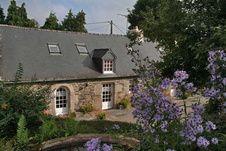 Gîte pour 7 personnes, avec jardin, animaux acceptés à Plussulien