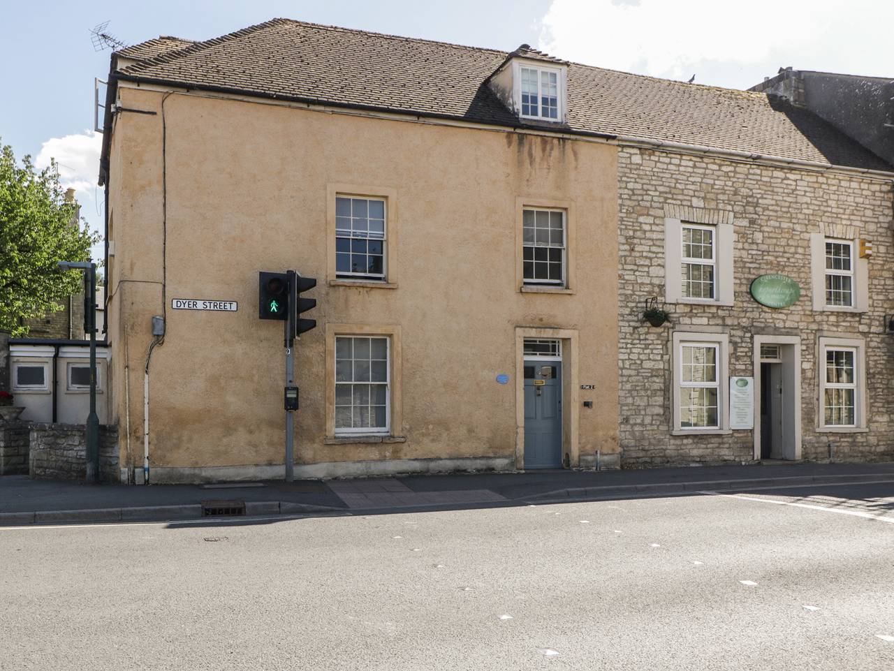 Entire apartment, Apartment 2, 86 Dyer Street in Cirencester, Gloucestershire