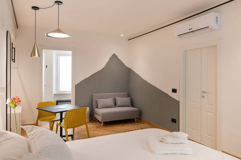 Ognissanti Suites - Sibilla Suite, suite with a double-bed and private bathroom in Fermo (Pueblo), Fermo