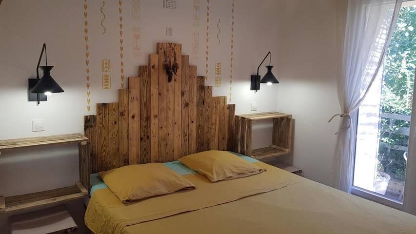 Appartement de vacances pour 2 personnes, avec jardin et vue ainsi que terrasse et piscine