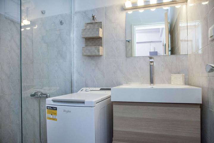 Ganze Ferienwohnung, Ferienwohnung für 2 Personen mit Garten in Zentral-Athen, Athen