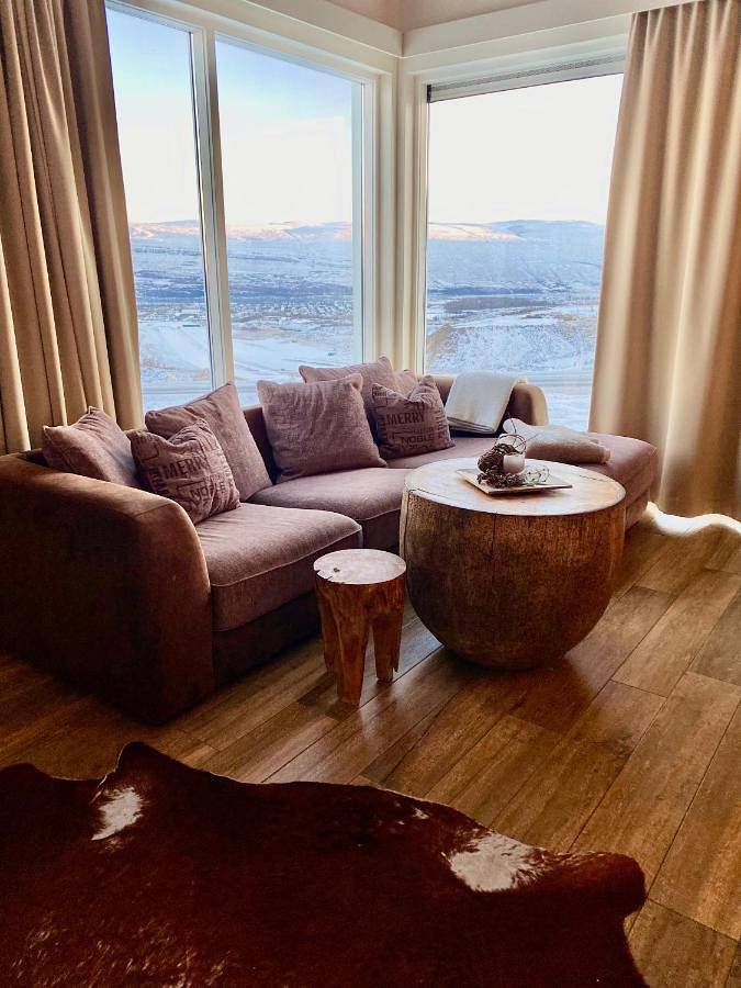 Ferienhaus für 6 Personen, mit Whirlpool und Garten sowie Balkon in Island