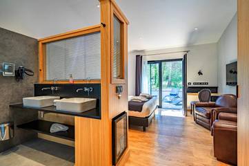 Hôtel pour 3 personnes, avec jardin et sauna ainsi que piscine et jacuzzi dans Plage Du Gros Jonc Le Bois Plage En Re