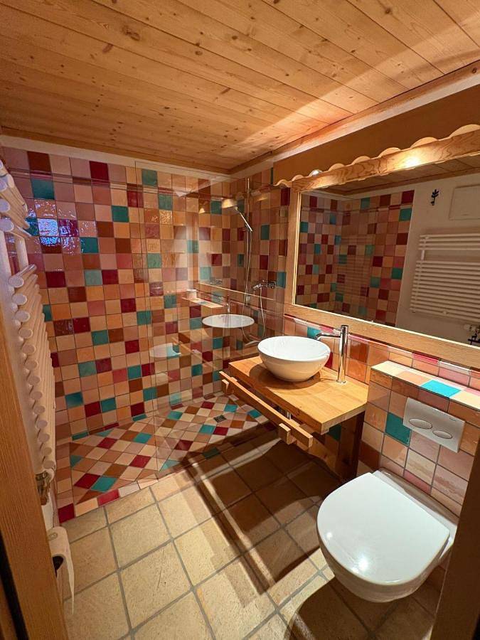 Location de vacances pour 2 personnes, avec vue ainsi que jardin et terrasse, animaux acceptés dans Chesières - 3