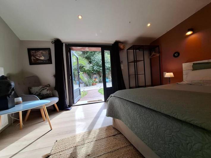 Location de vacances pour 2 personnes, avec piscine ainsi que jardin et terrasse à La Tour-sur-Orb - 2