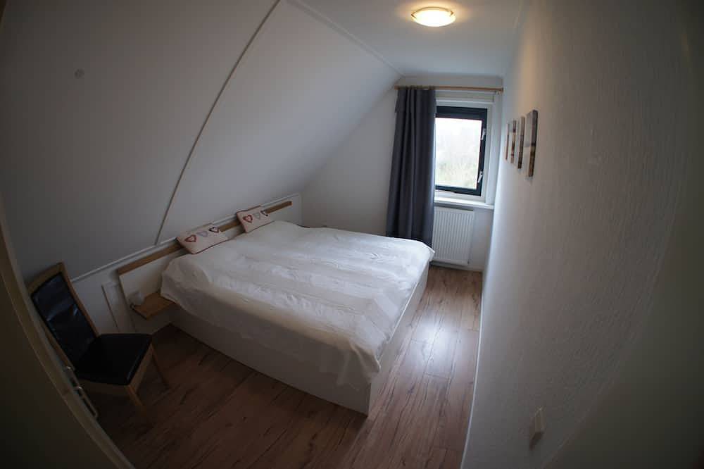 Child-friendly luxury thatched holiday villa by sea near the beach, sauna, Wifi in Julianadorp aan Zee, Julianadorp