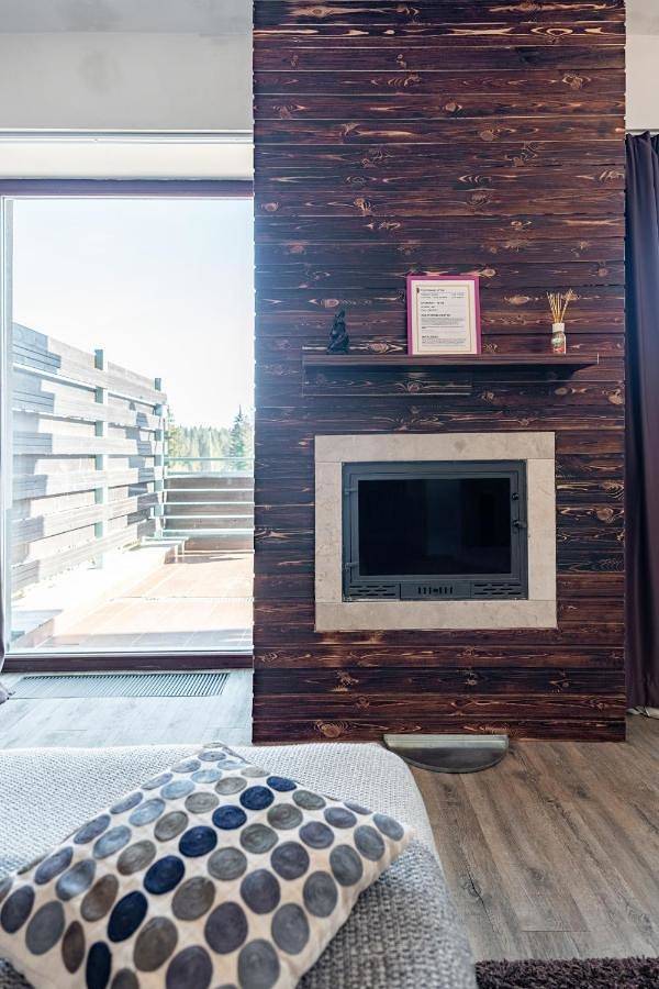 Gîte pour 6 personnes, avec sauna ainsi que balcon et jacuzzi dans Poiana Brasov - Brasov - 4