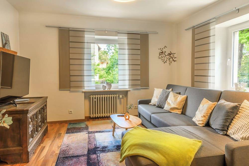 Ganze Wohnung, Large vacation apartment Apfelbaum in Kitzingen in Kitzingen, Fränkisches Weinland