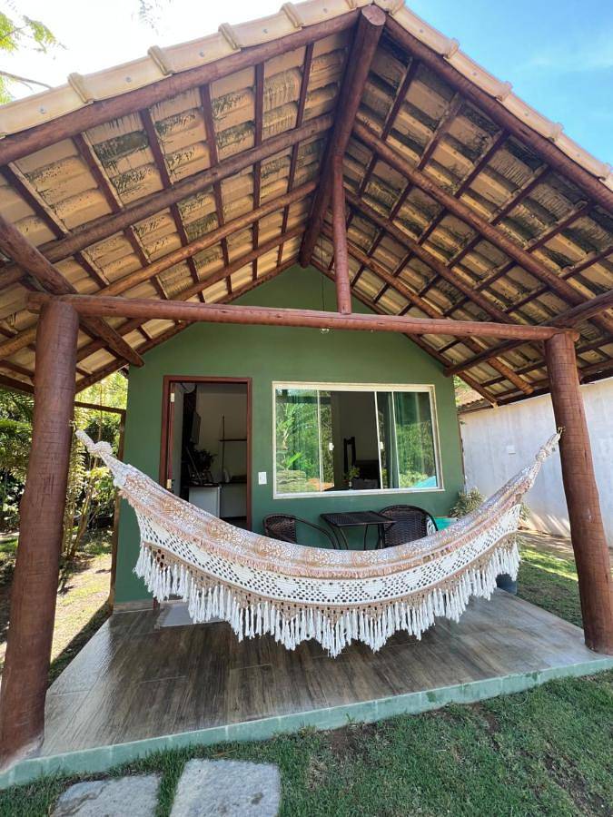 Casas e apartamentos de temporada para 3 pessoas, com balcão e vista em Macaé