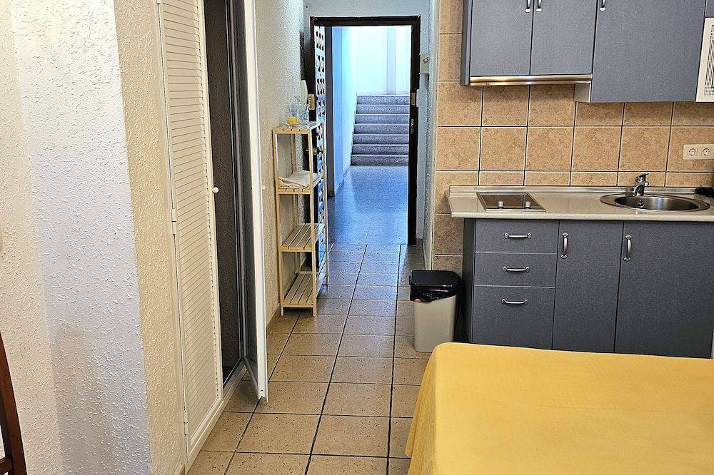 Appartamento intero, Beautifully furnished studio for vacation  in Fuengirola, Costa del Sol