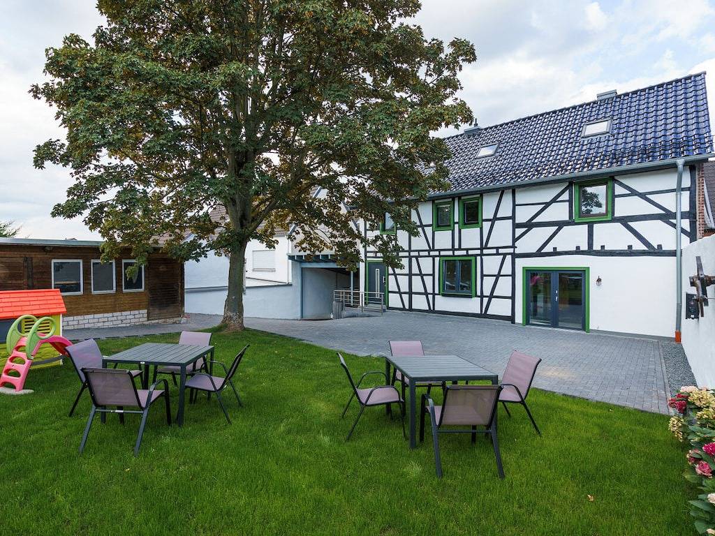 Ferienhaus Ahorn 1. Og in Weilerswist, Rheinland