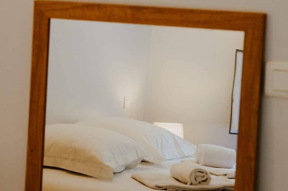 Casa de vacaciones 'Gite Villa T3' con piscina compartida, Wi-Fi y aire acondicionado in Vals-les-Bains, Parc naturel régional des Monts d'Ardèche