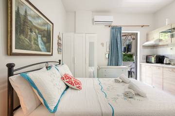 Apartment for 2 People in North Crete, Crete, Photo 4