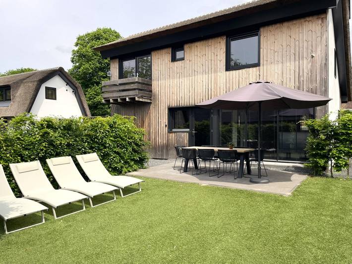 Ferienhaus für 12 Personen, mit Balkon/Terrasse und Terrasse in Schoorl