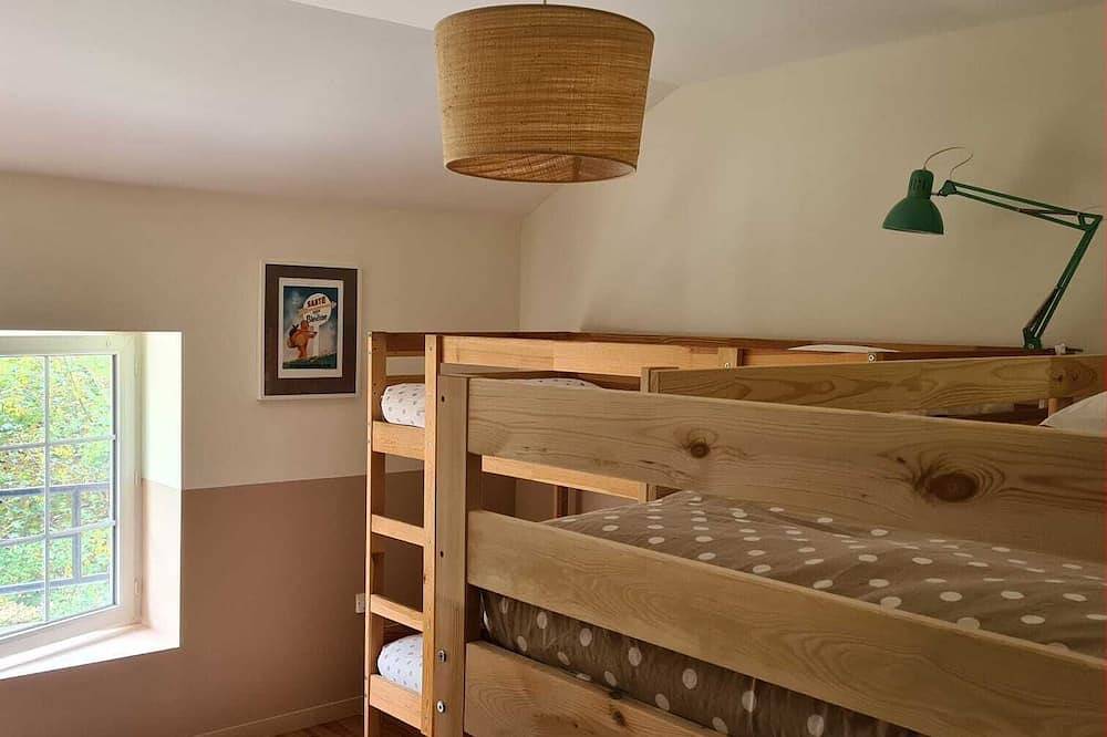 2 Stunden von Paris: 140 m² französischer Landhauscharme mit Pool in Berry-Bouy, Vierzon Region